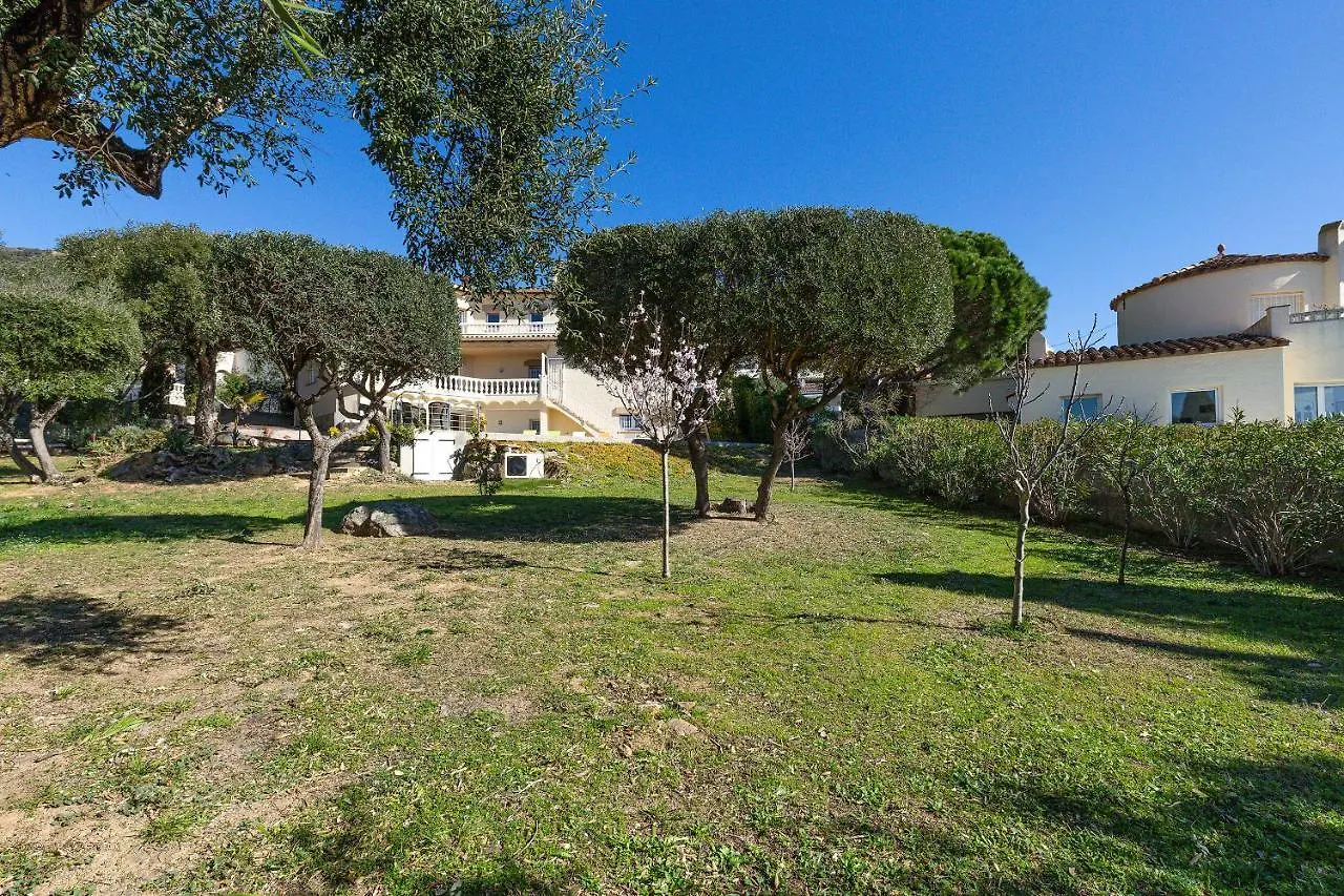 V013 - Villa Mas Isaac - Palau Saverdera 0*,  إسبانيا